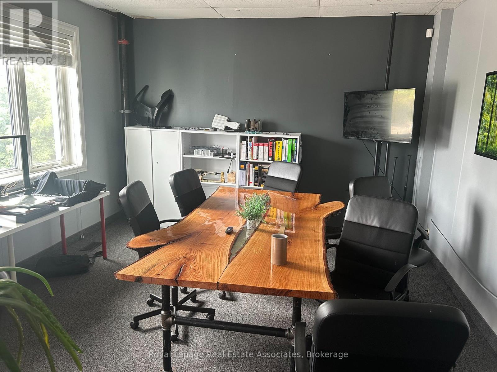 












2 - 153 PERTH STREET

,
Halton Hills,




Ontario
L7J1C9

