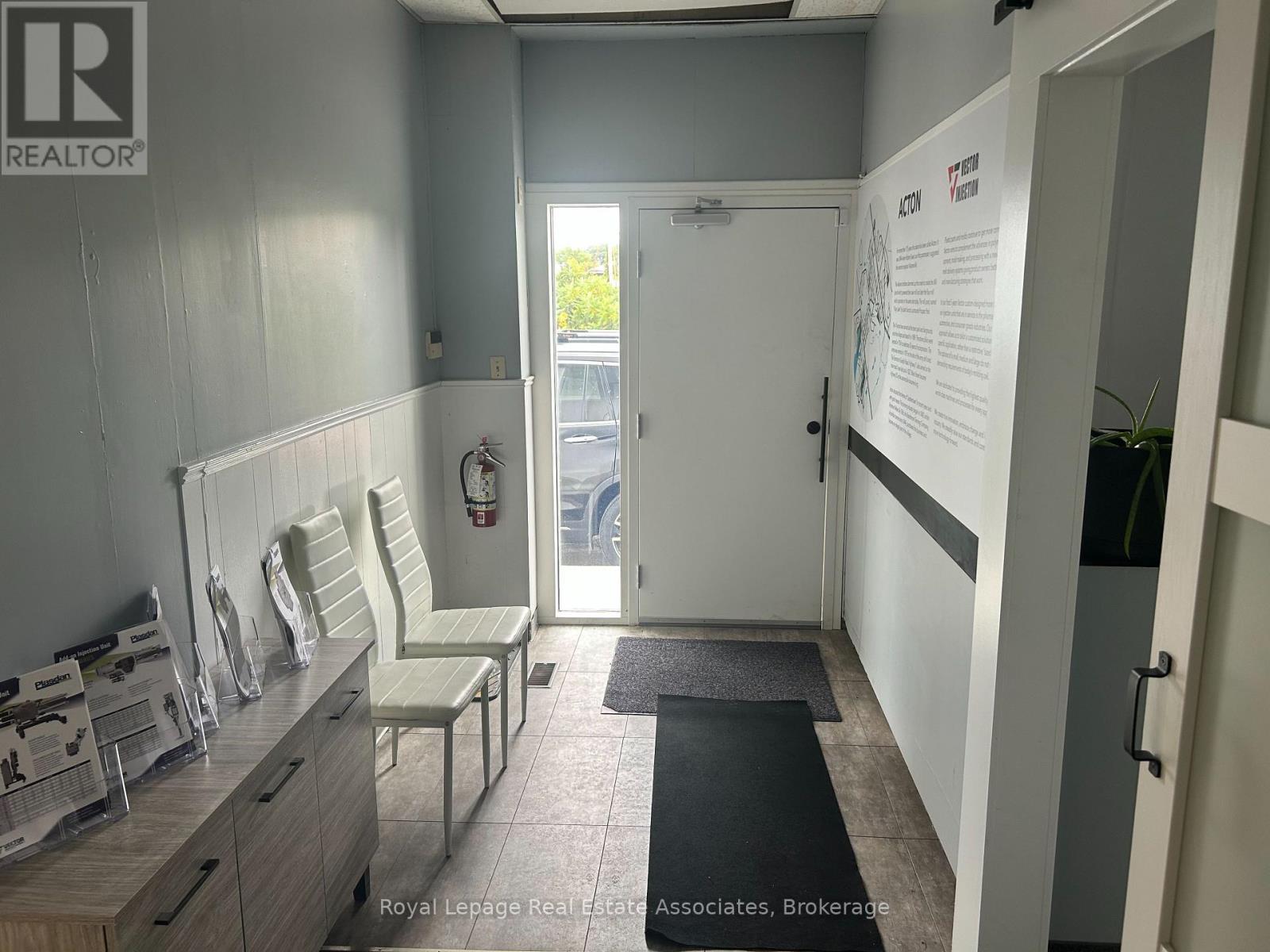 












2 - 153 PERTH STREET

,
Halton Hills,




Ontario
L7J1C9

