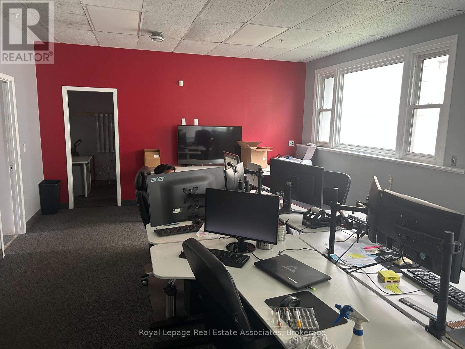 












2 - 153 PERTH STREET

,
Halton Hills,




Ontario
L7J1C9

