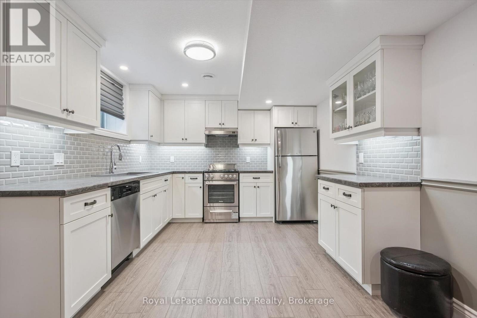 












100 HARRIS CRESCENT

,
Southgate,




Ontario
N0G2L0

