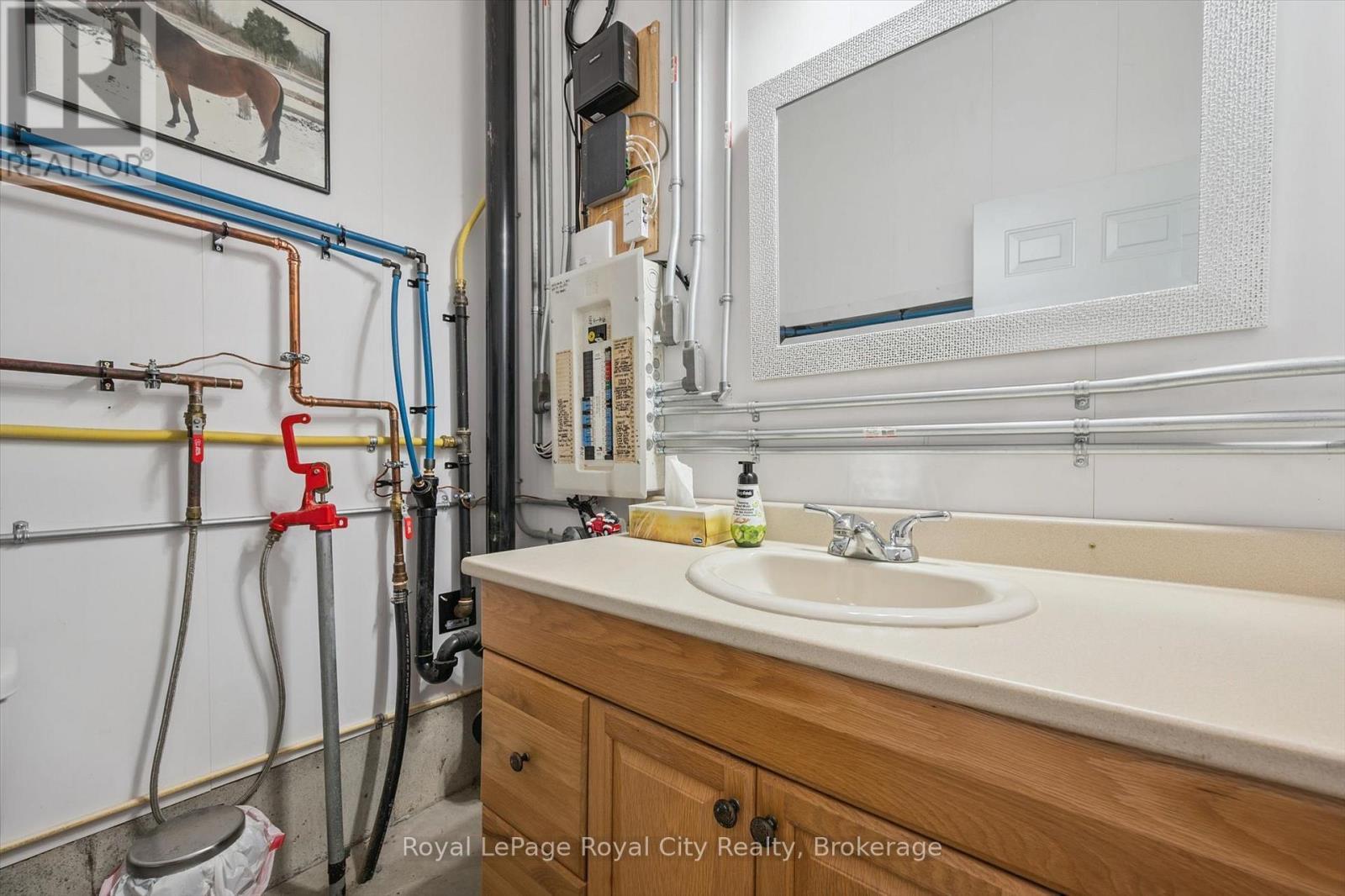 












100 HARRIS CRESCENT

,
Southgate,




Ontario
N0G2L0

