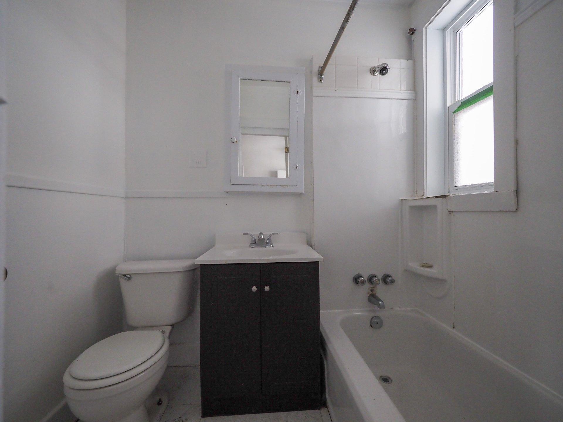 









948

 - 952


Rue Ste-Ursule

,
Trois-Rivières,




QC
G9A1P1

