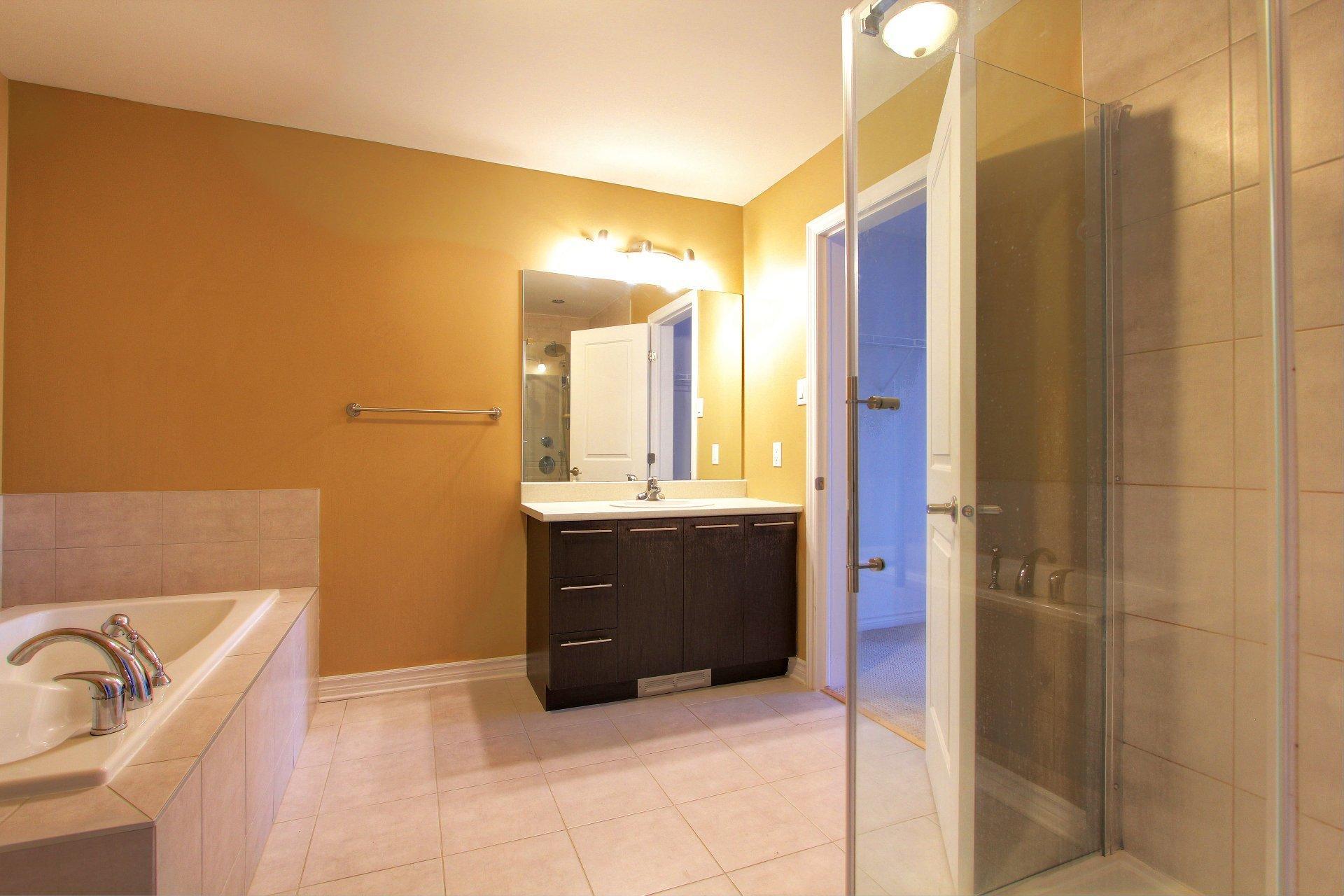 









87


Rue Georges-Lebel

,
Gatineau (Aylmer),




QC
J9J0Y1

