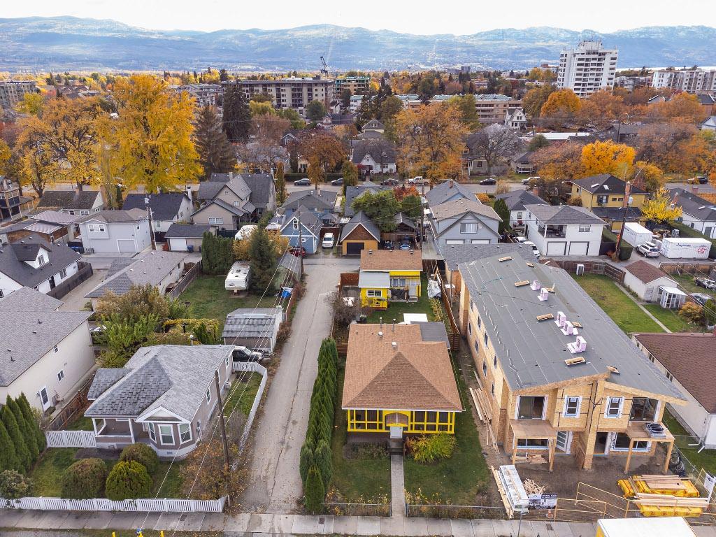 









795


Lawson

Avenue,
Kelowna,




BC
V1Y 6S9


