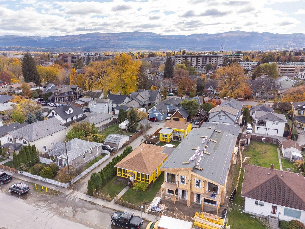









795


Lawson

Avenue,
Kelowna,




BC
V1Y 6S9

