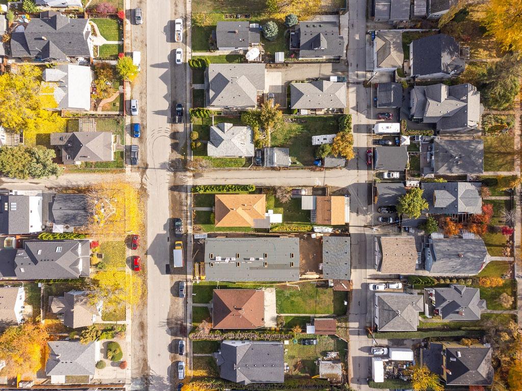 









795


Lawson

Avenue,
Kelowna,




BC
V1Y 6S9

