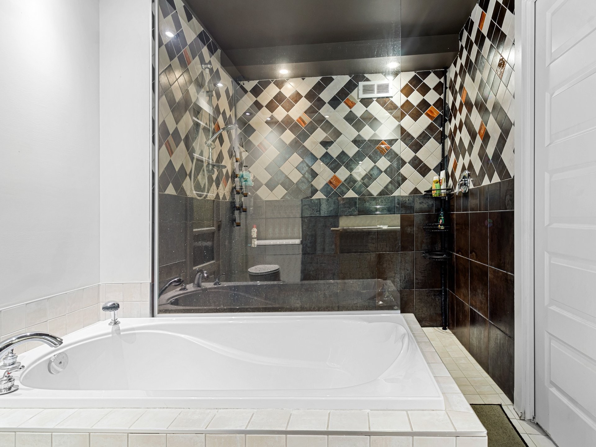 









3262


Rue De La Brisardière

,
Longueuil (Saint-Hubert),




QC
J3Y0C2

