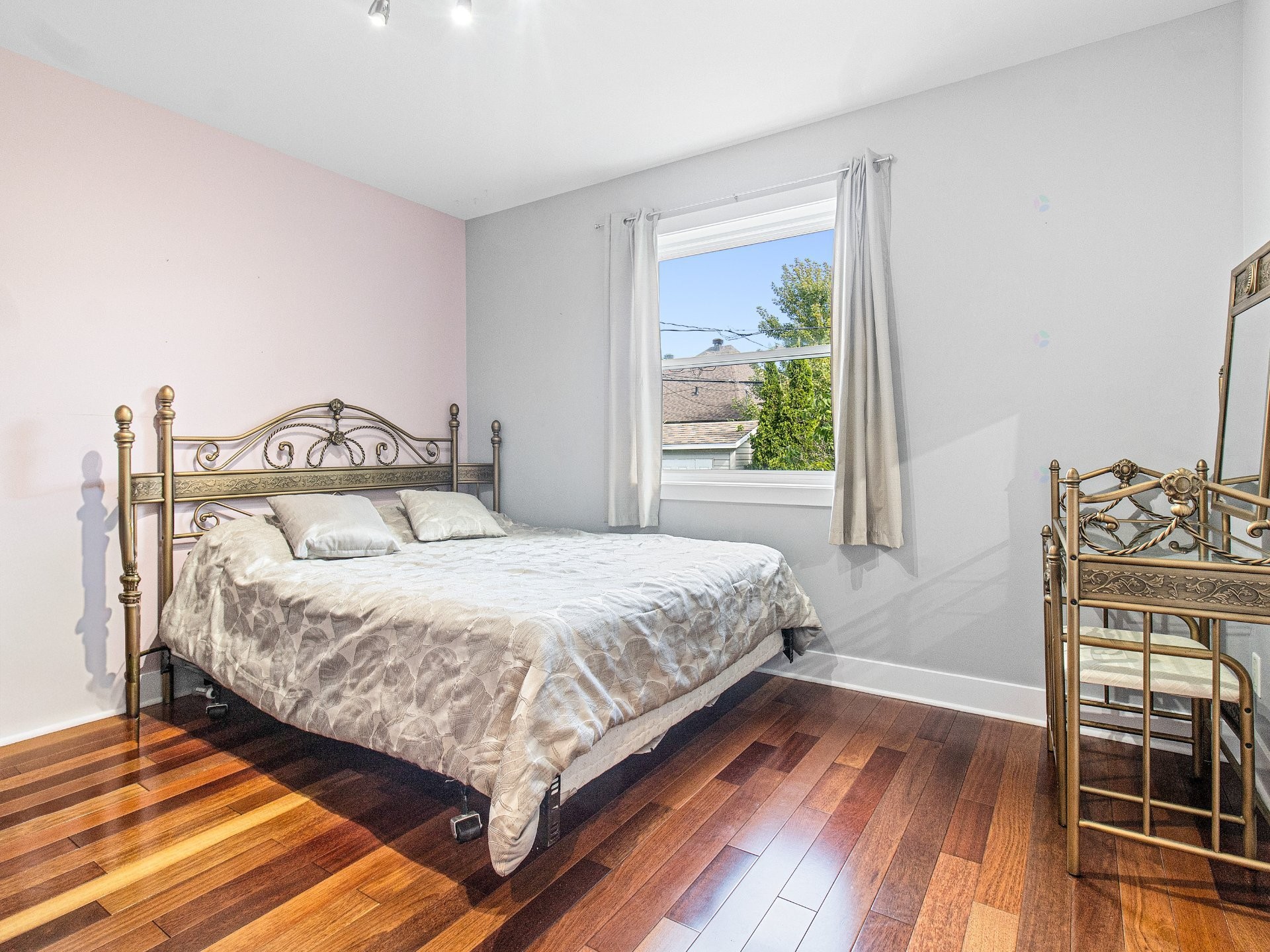 









3262


Rue De La Brisardière

,
Longueuil (Saint-Hubert),




QC
J3Y0C2

