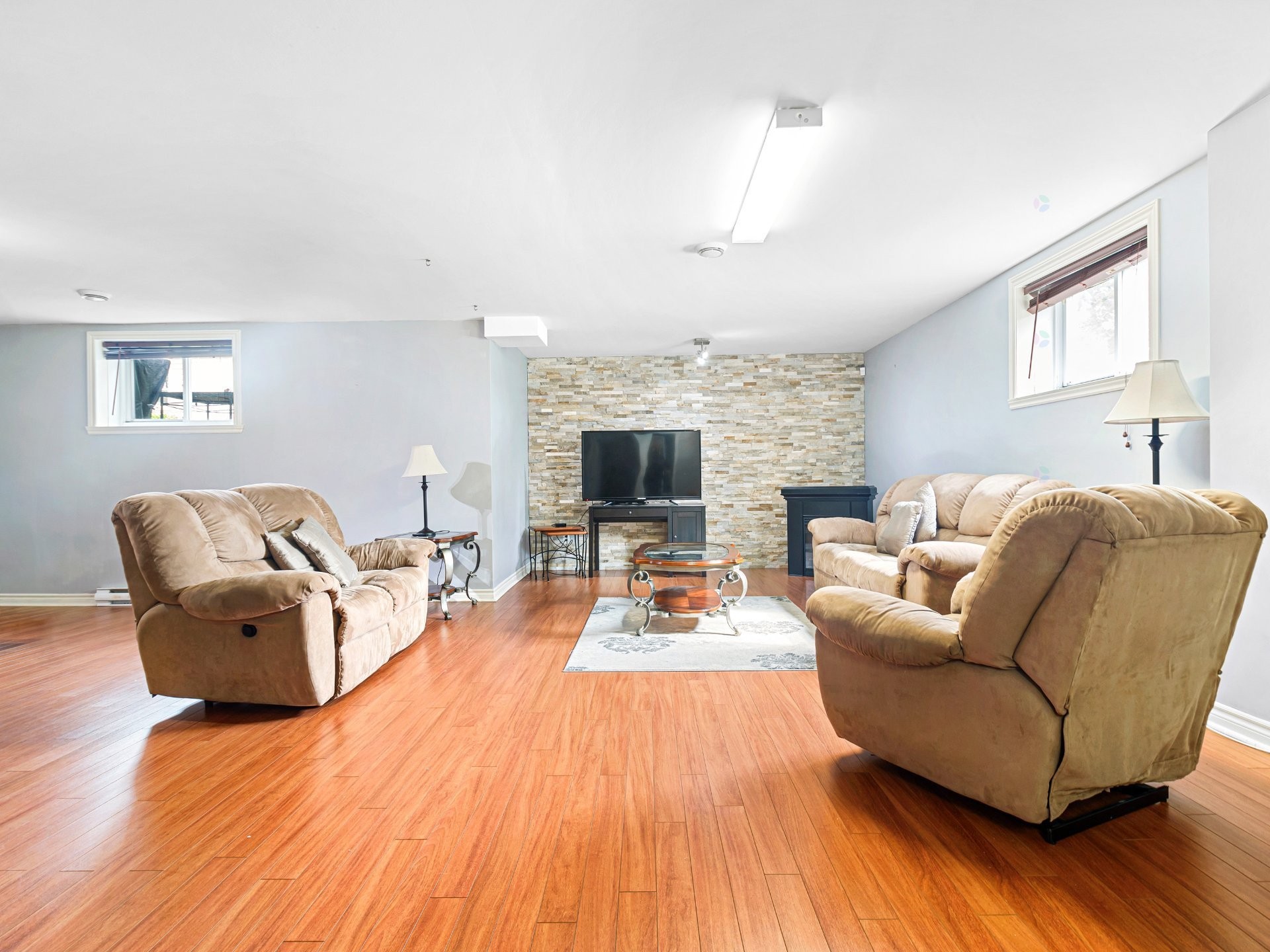 









3262


Rue De La Brisardière

,
Longueuil (Saint-Hubert),




QC
J3Y0C2

