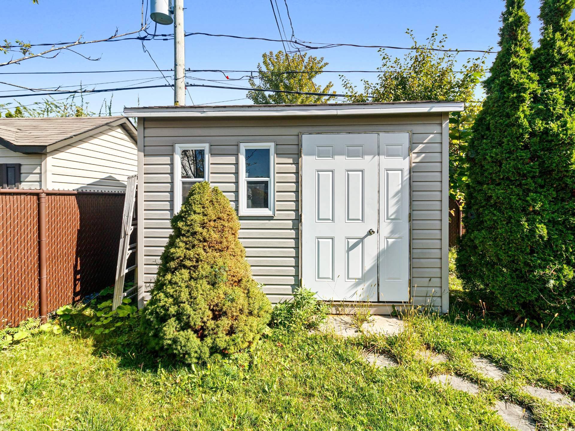 









3262


Rue De La Brisardière

,
Longueuil (Saint-Hubert),




QC
J3Y0C2

