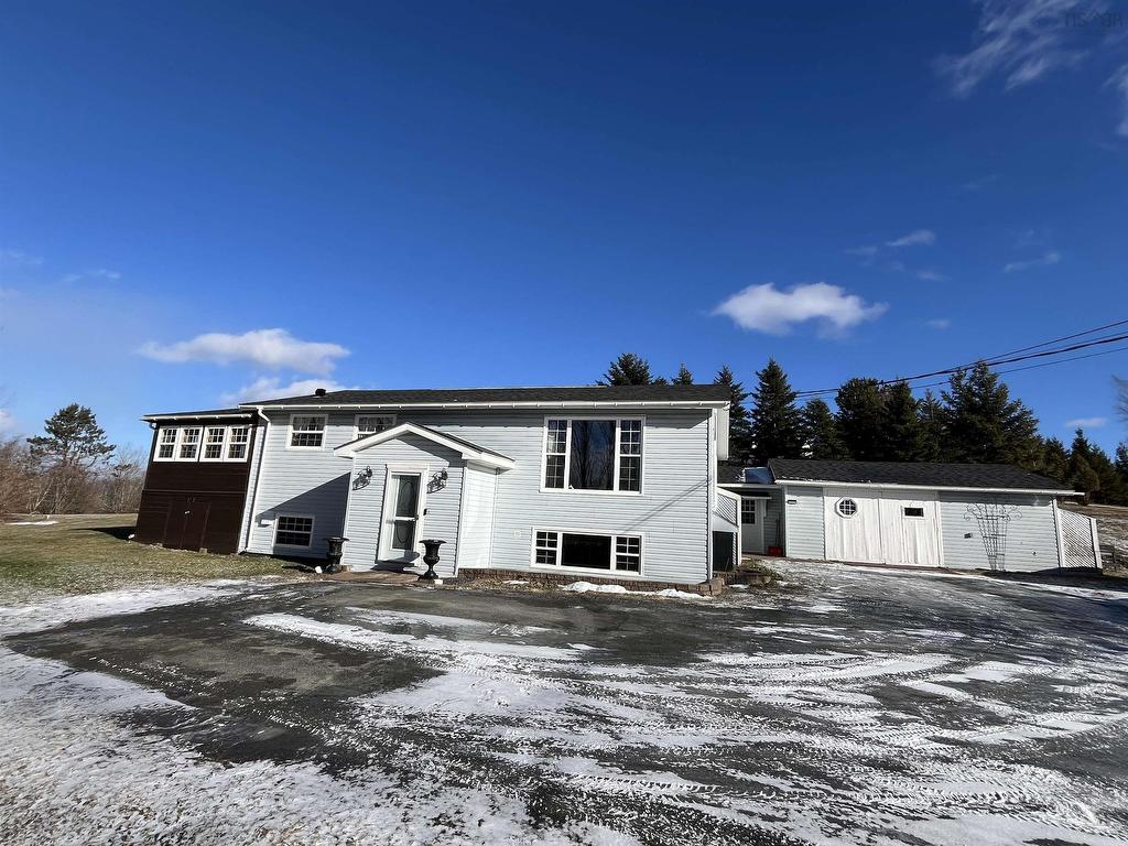 












1163 MacLellans Brook Road

,
Stellarton,




NS
B2H 5C7

