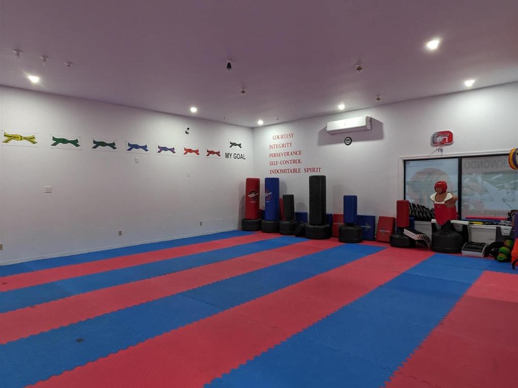 












#4 54 Union Street

,
Glace Bay,




NS
B1A 2P5

