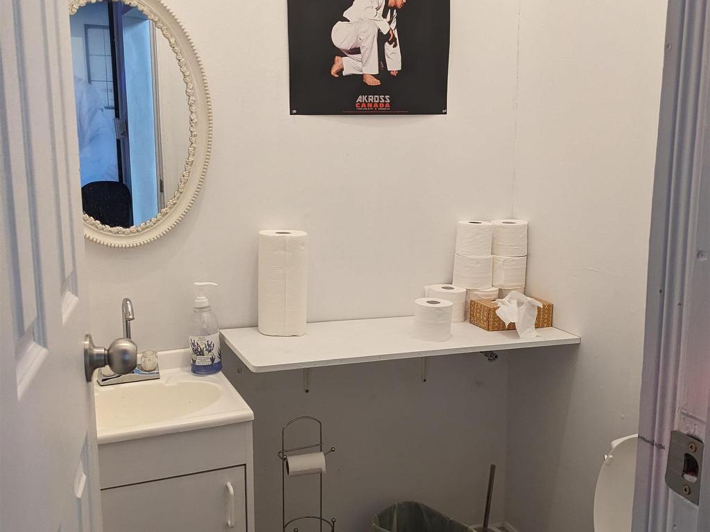 












#4 54 Union Street

,
Glace Bay,




NS
B1A 2P5

