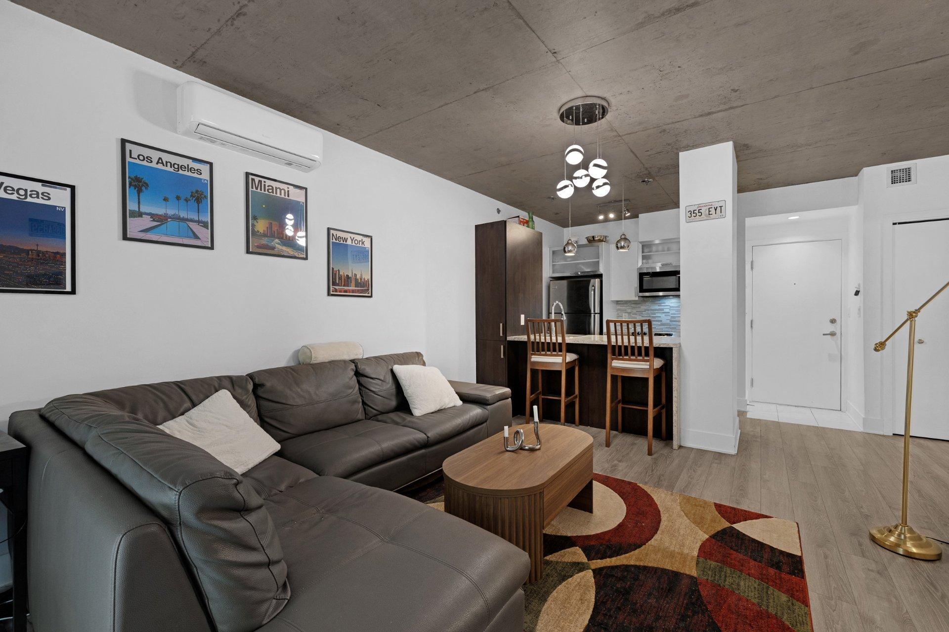 









2160


Rue Laforce

, 114,
Montréal (Ville-Marie),




QC
H2K0B3

