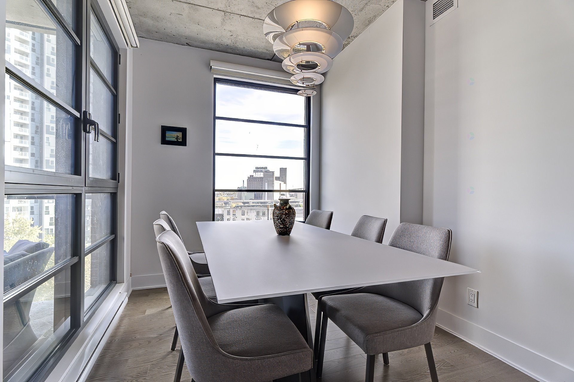 









1320


Rue Olier

, 802,
Montréal (Le Sud-Ouest),




QC
H3C0Y8

