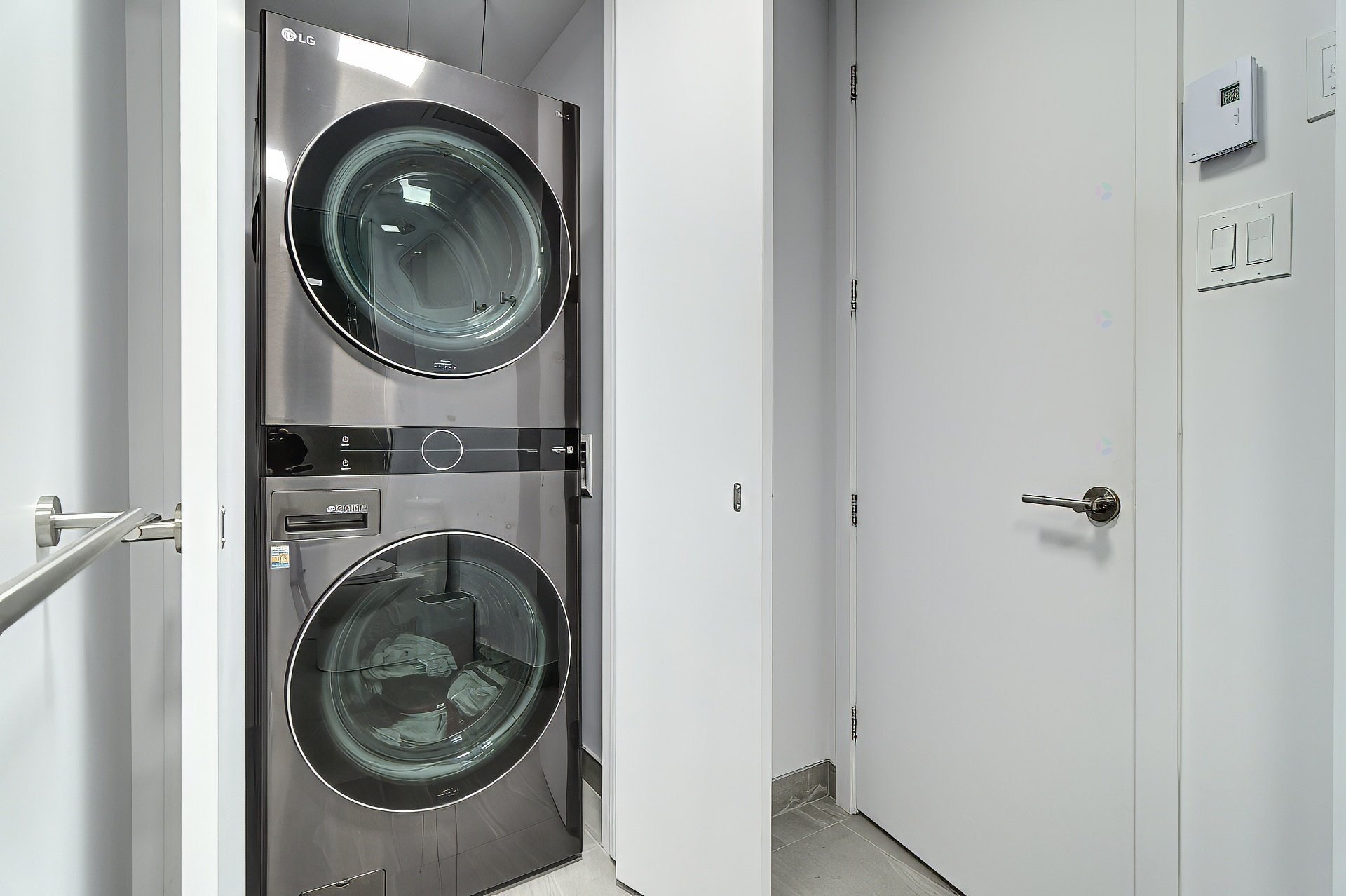 









1320


Rue Olier

, 802,
Montréal (Le Sud-Ouest),




QC
H3C0Y8

