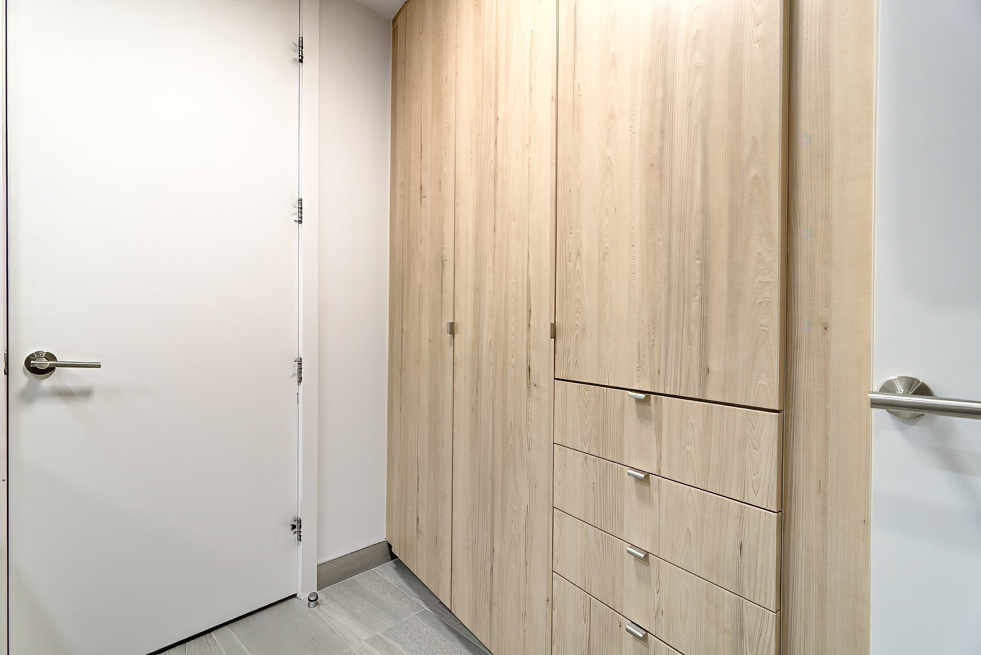 









1320


Rue Olier

, 802,
Montréal (Le Sud-Ouest),




QC
H3C0Y8

