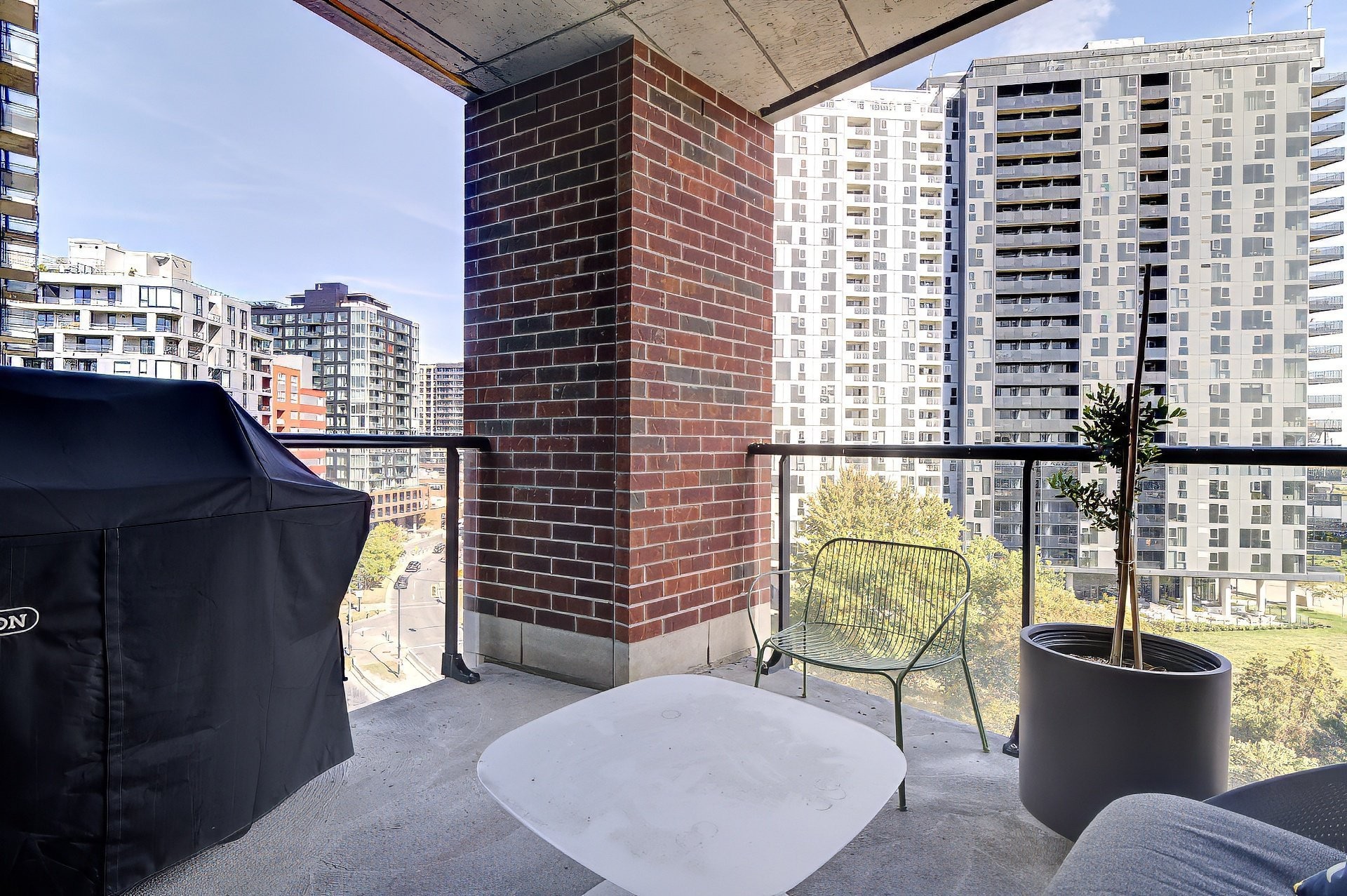 









1320


Rue Olier

, 802,
Montréal (Le Sud-Ouest),




QC
H3C0Y8

