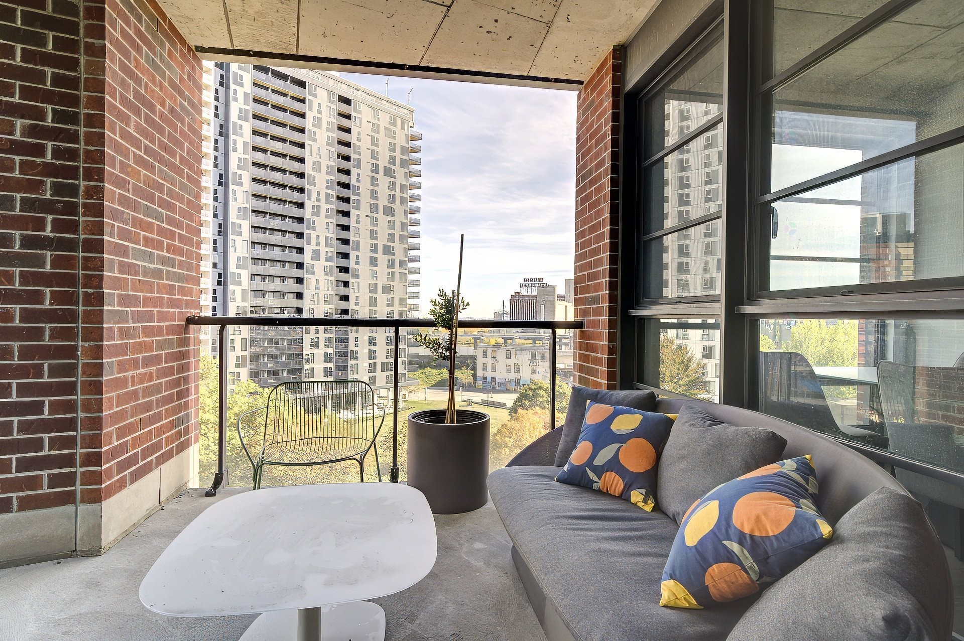 









1320


Rue Olier

, 802,
Montréal (Le Sud-Ouest),




QC
H3C0Y8

