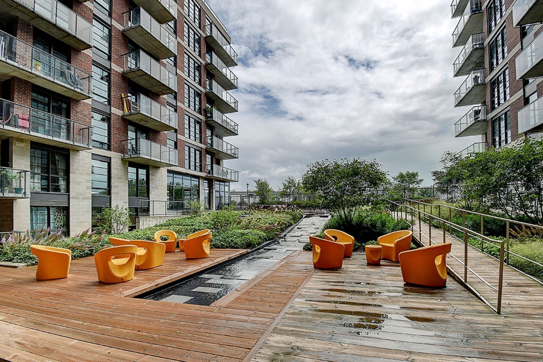 









1320


Rue Olier

, 802,
Montréal (Le Sud-Ouest),




QC
H3C0Y8

