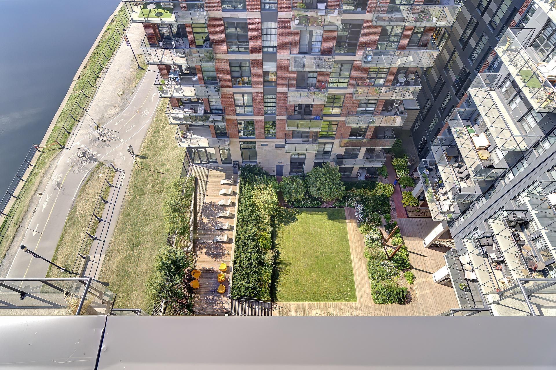 









1320


Rue Olier

, 802,
Montréal (Le Sud-Ouest),




QC
H3C0Y8

