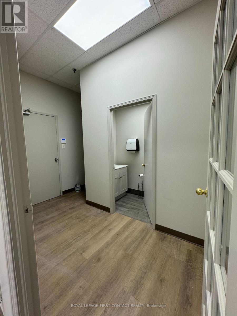 












202 - 140 DUNLOP STREET E

,
Barrie,




Ontario
L4M6H1


