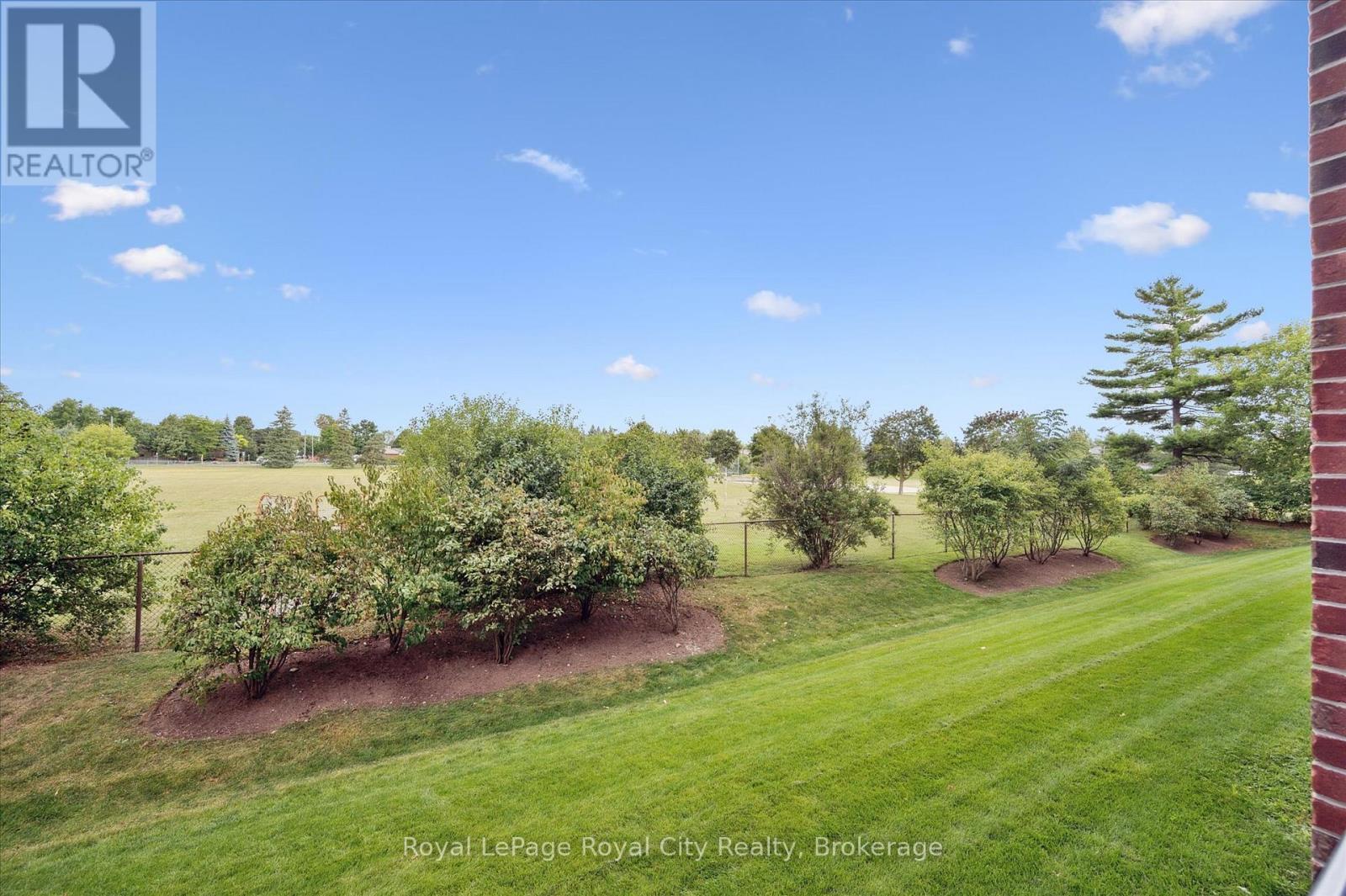 












122 - 1440 GORDON STREET

,
Guelph (Pineridge/Westminster Woods),




Ontario
N1L1C8

