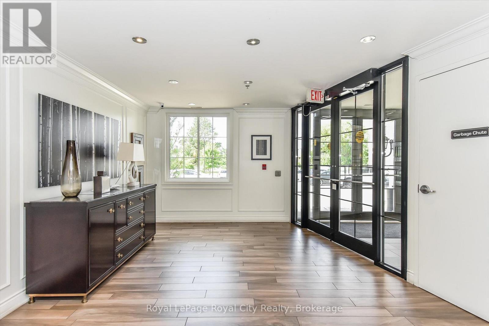 












122 - 1440 GORDON STREET

,
Guelph (Pineridge/Westminster Woods),




Ontario
N1L1C8

