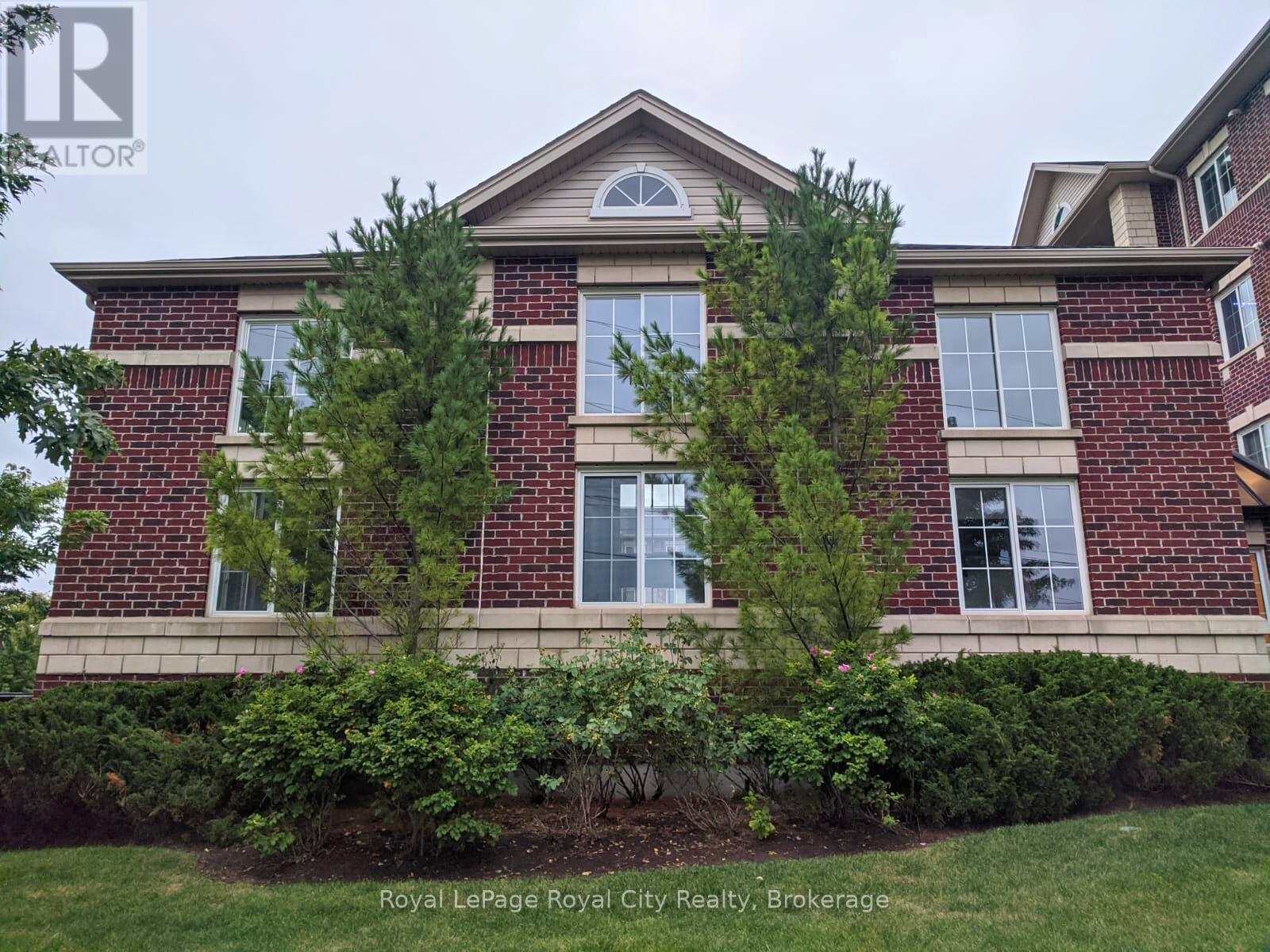 












122 - 1440 GORDON STREET

,
Guelph (Pineridge/Westminster Woods),




Ontario
N1L1C8

