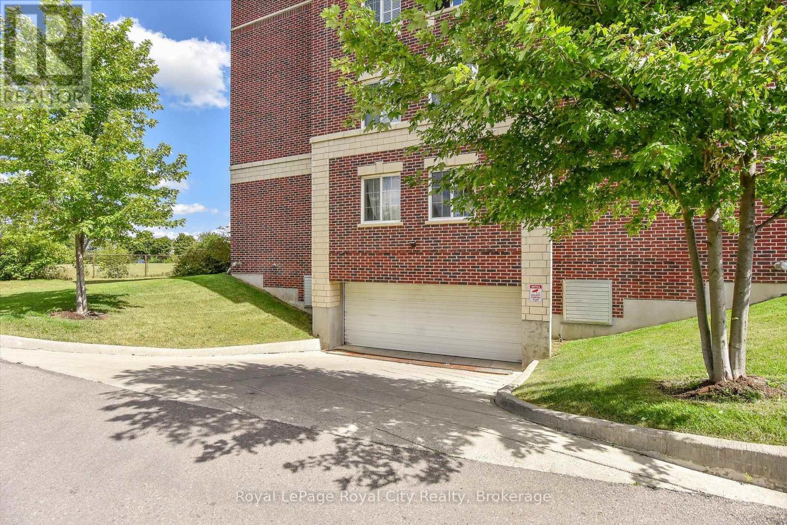 












122 - 1440 GORDON STREET

,
Guelph (Pineridge/Westminster Woods),




Ontario
N1L1C8

