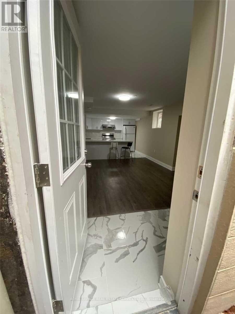 












LOWER - 4127 LOYALIST DRIVE

,
Mississauga,




Ontario
L5L3X7

