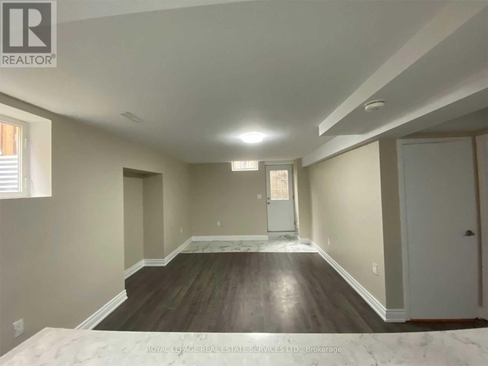 












LOWER - 4127 LOYALIST DRIVE

,
Mississauga,




Ontario
L5L3X7

