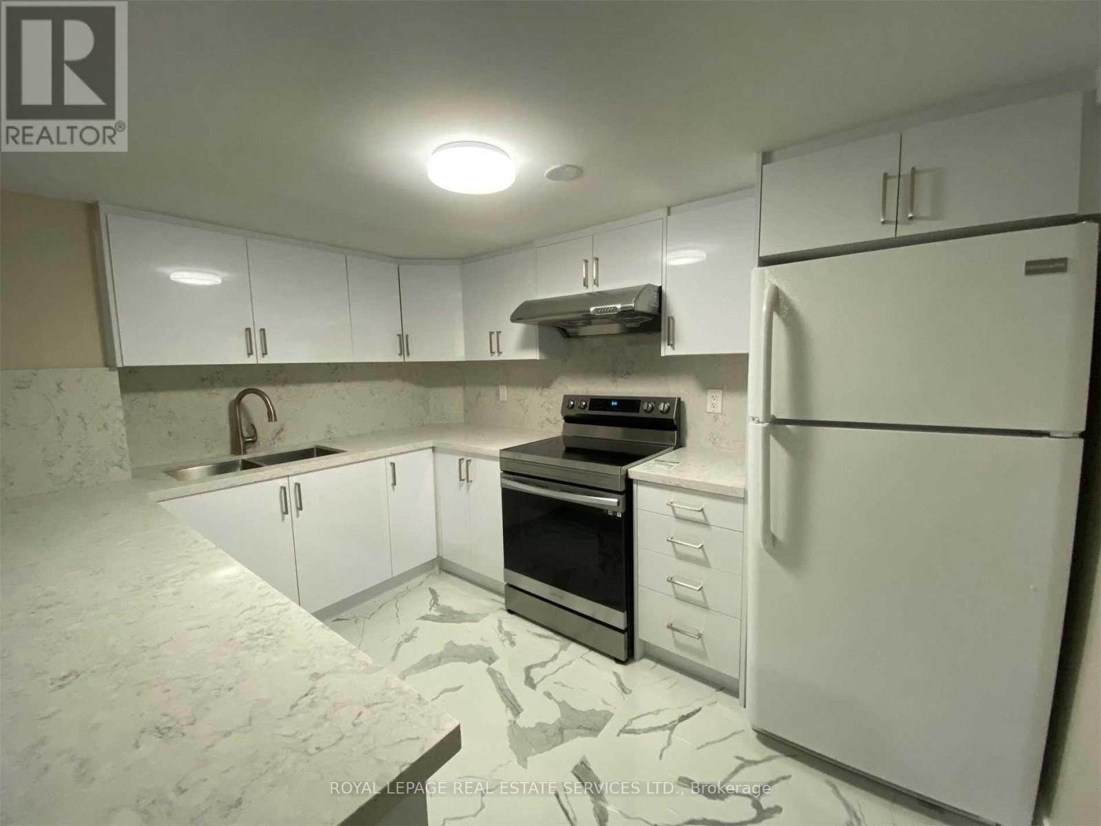 












LOWER - 4127 LOYALIST DRIVE

,
Mississauga,




Ontario
L5L3X7

