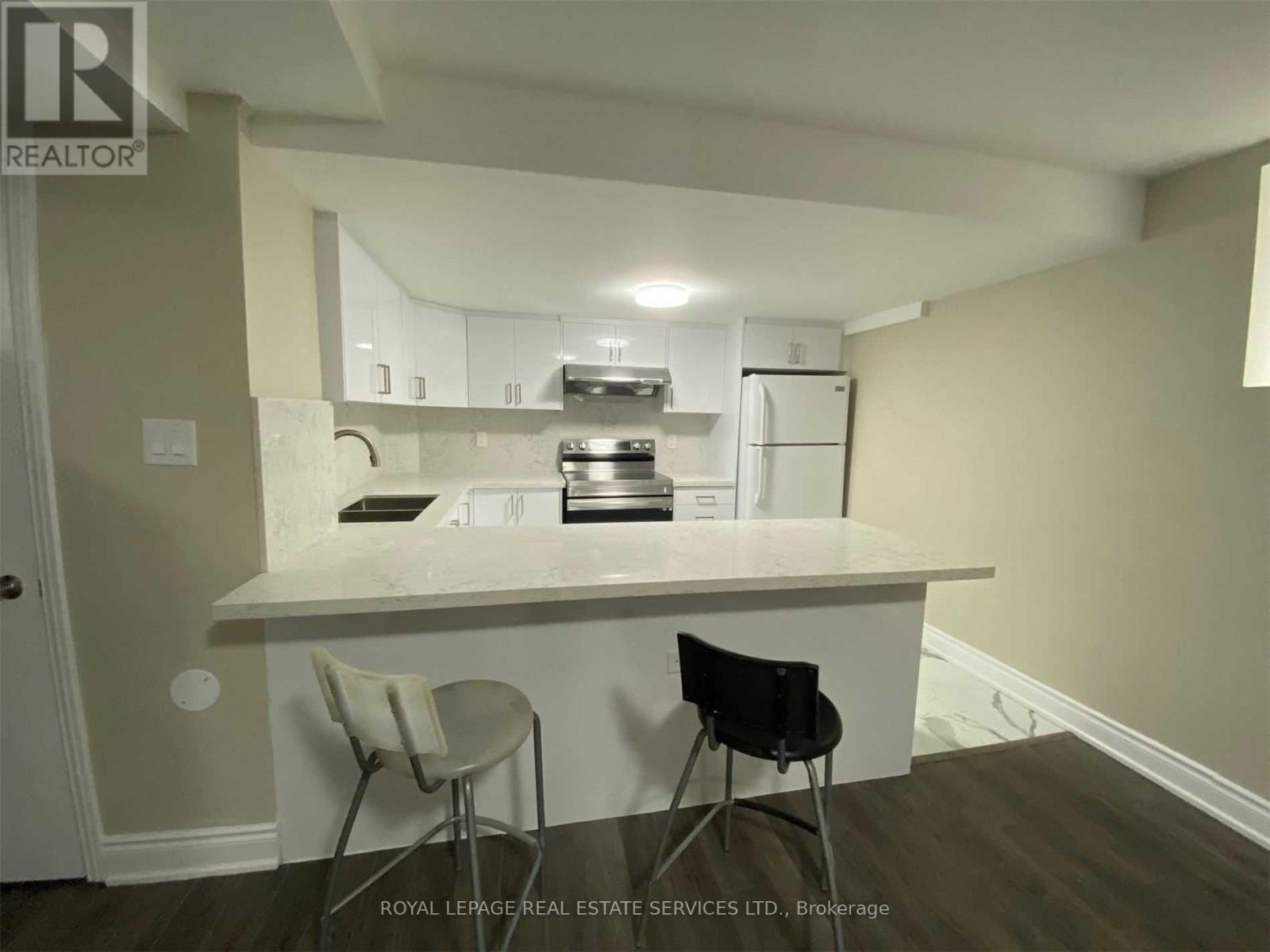 












LOWER - 4127 LOYALIST DRIVE

,
Mississauga,




Ontario
L5L3X7

