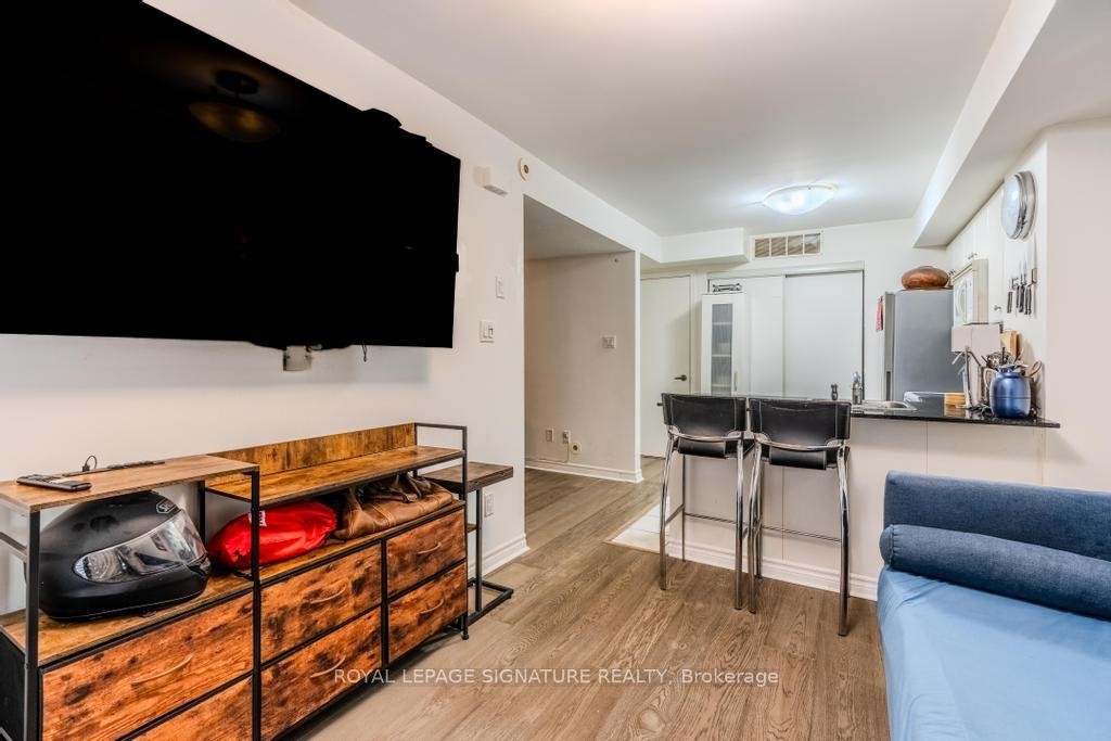 









10


Laidlaw

Street, 703,
Toronto,




ON
M6K 1X2

