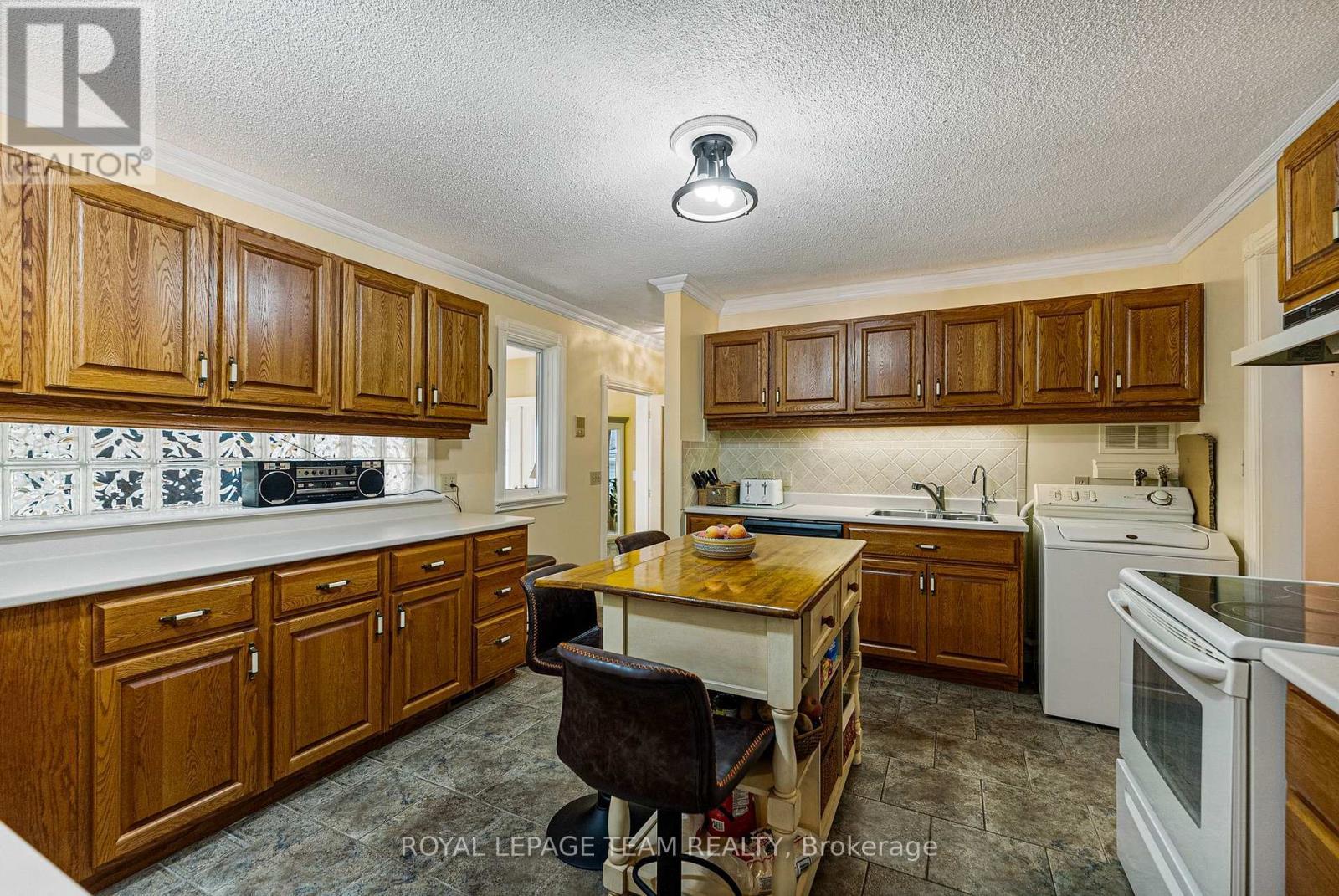 












591 BELLAMY ROAD

,
McNab/Braeside,




Ontario
K0A2X0

