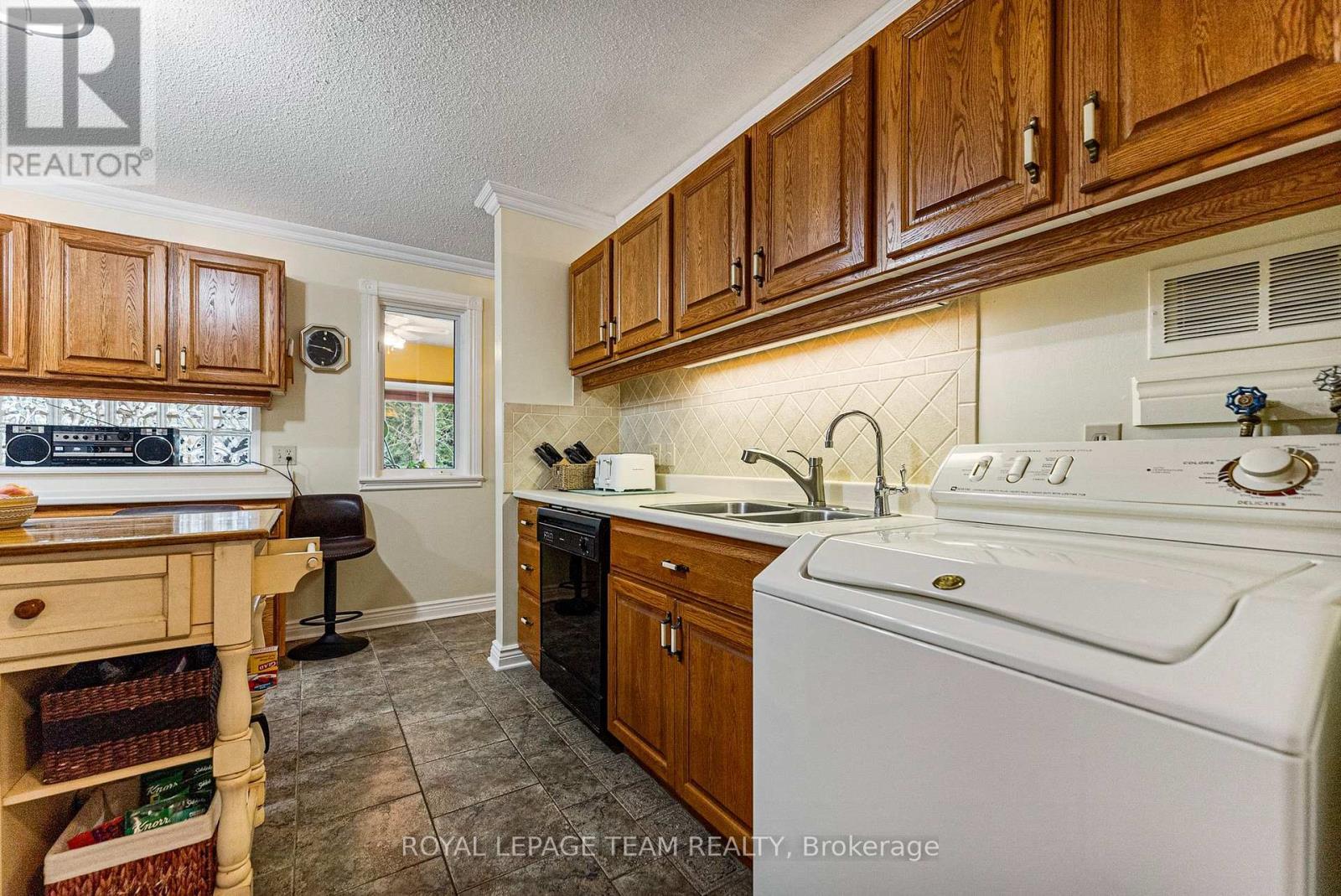 












591 BELLAMY ROAD

,
McNab/Braeside,




Ontario
K0A2X0

