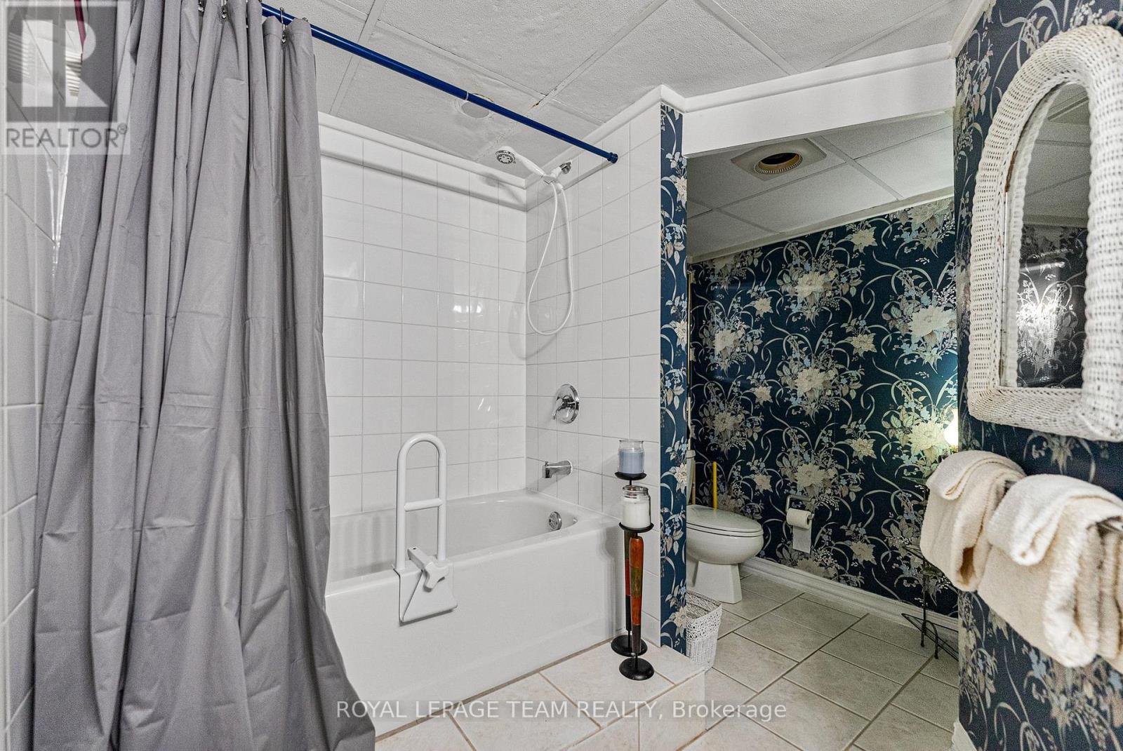 












591 BELLAMY ROAD

,
McNab/Braeside,




Ontario
K0A2X0

