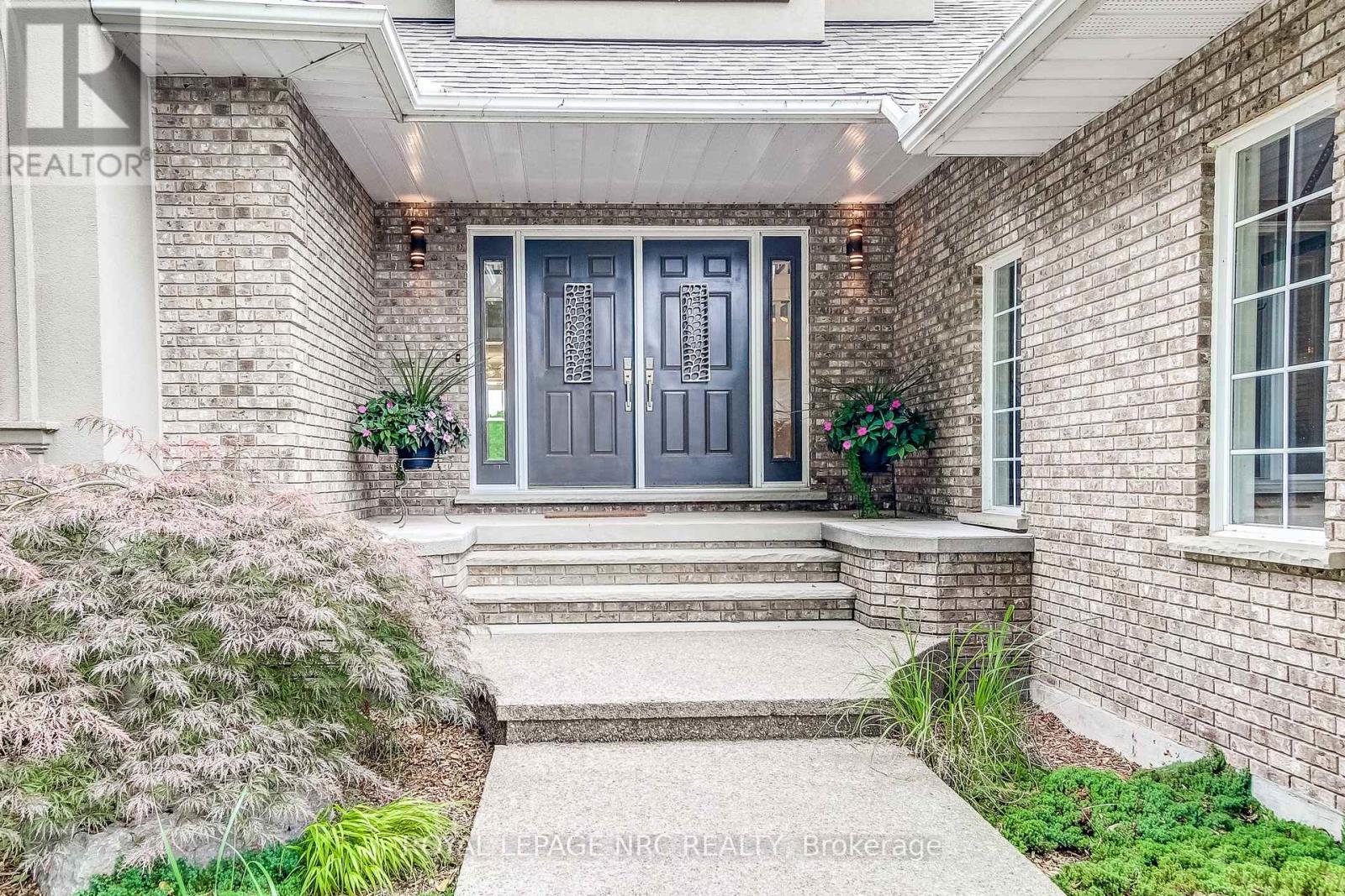 












645 CLARENCE STREET

,
Port Colborne (Sugarloaf),




Ontario
L3K6B8

