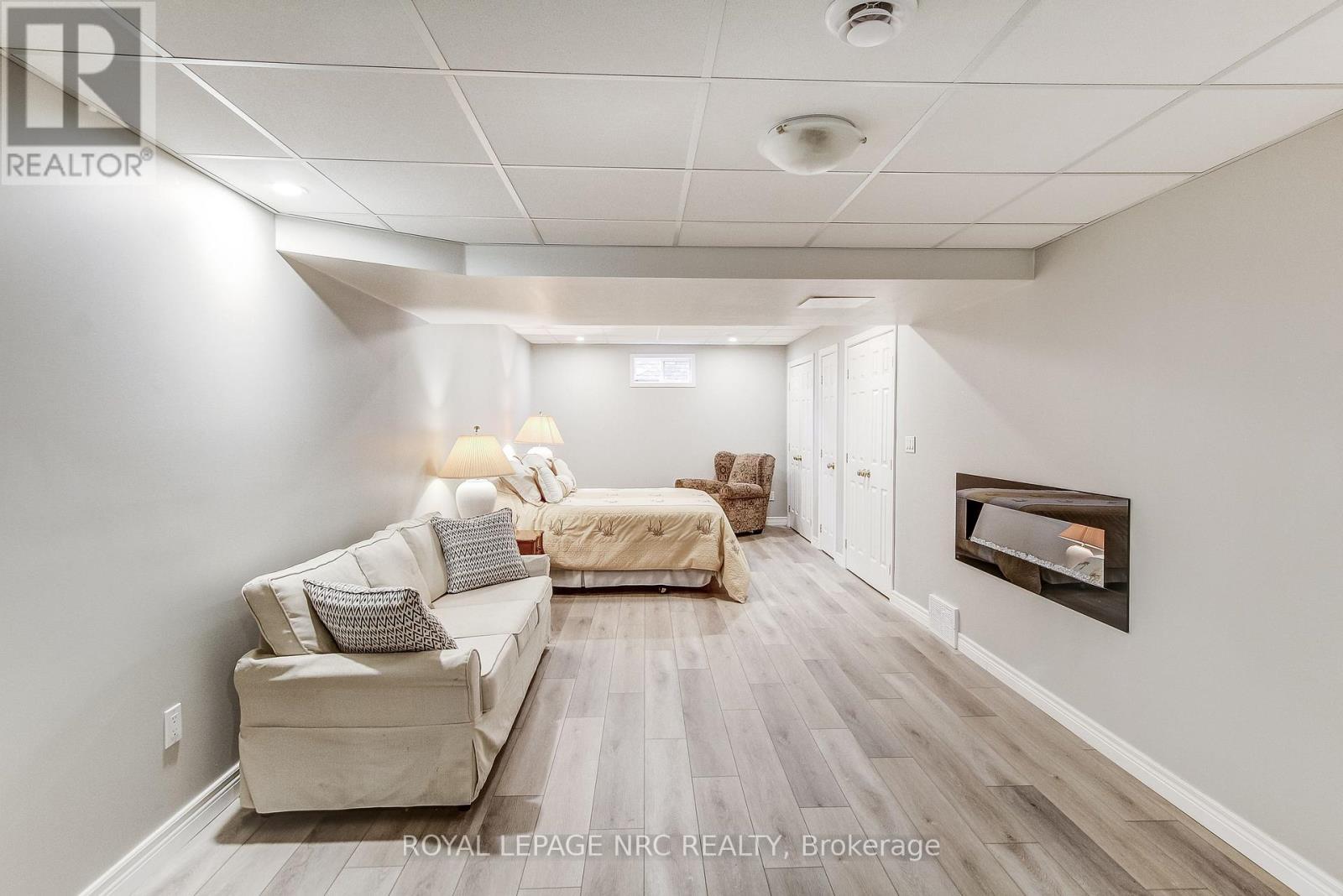 












645 CLARENCE STREET

,
Port Colborne (Sugarloaf),




Ontario
L3K6B8

