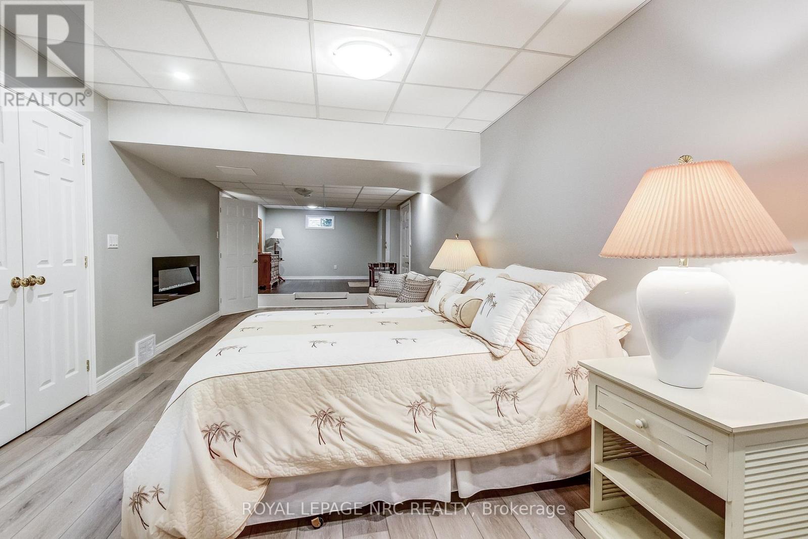 












645 CLARENCE STREET

,
Port Colborne (Sugarloaf),




Ontario
L3K6B8

