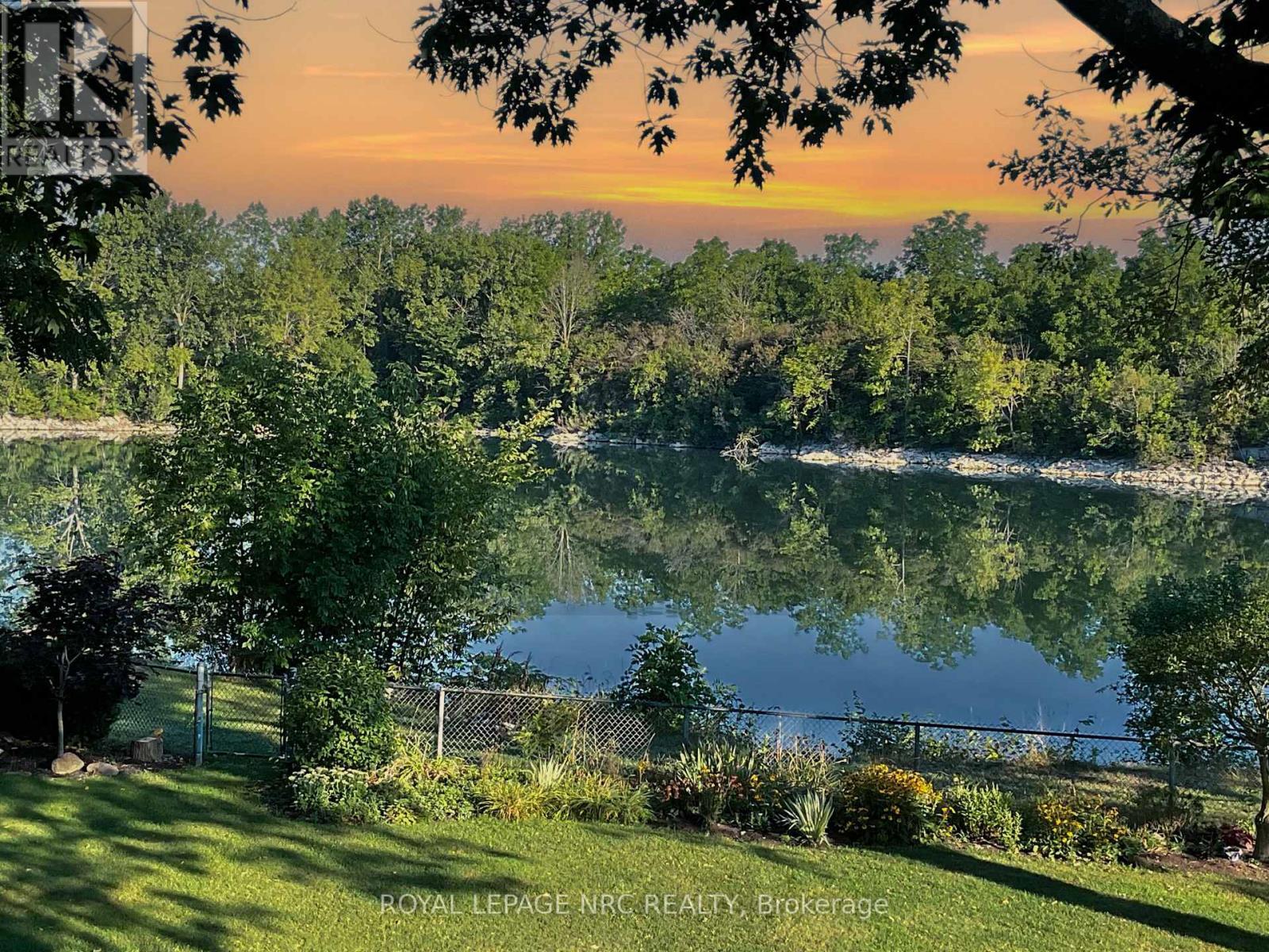 












645 CLARENCE STREET

,
Port Colborne (Sugarloaf),




Ontario
L3K6B8

