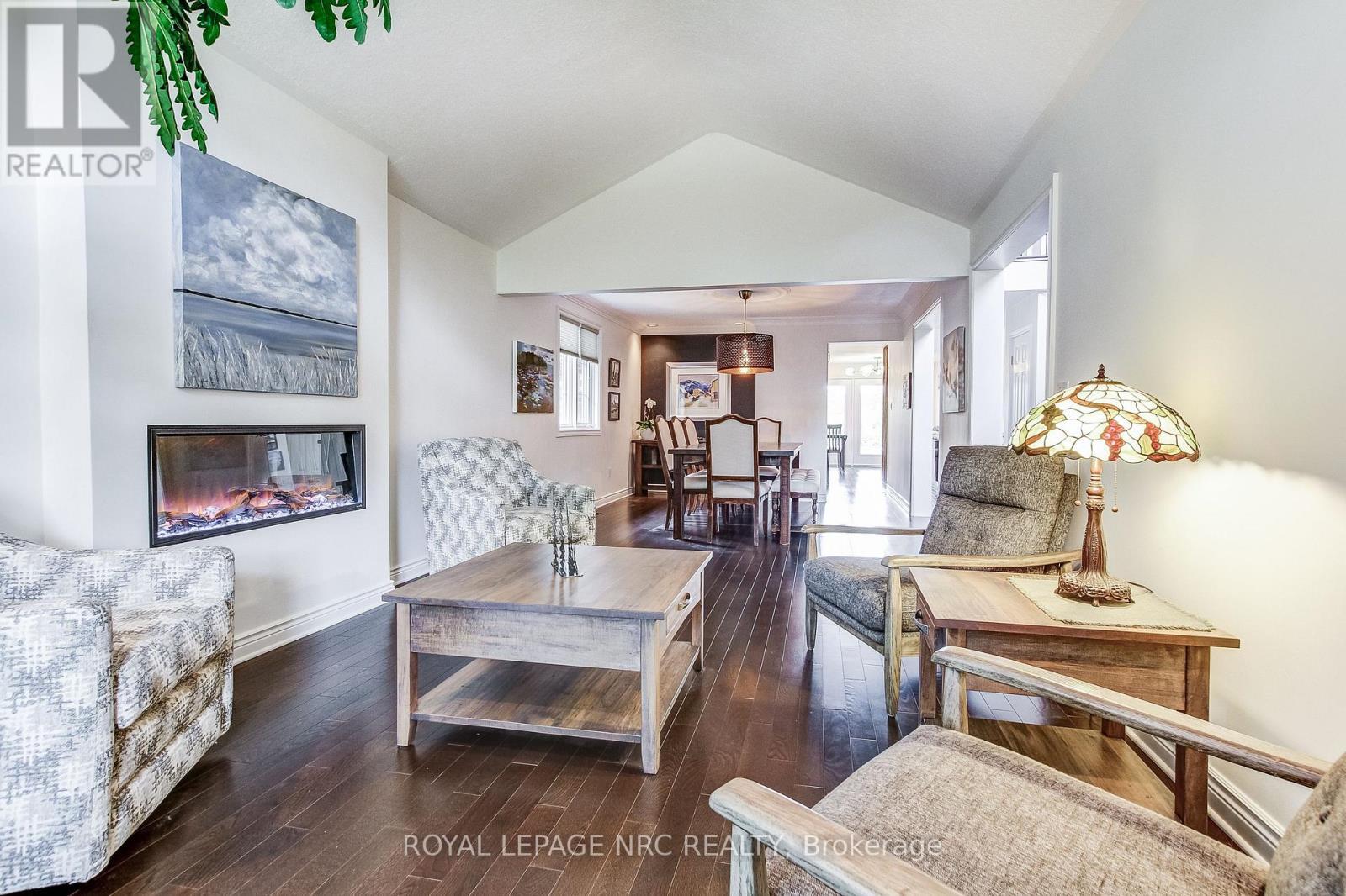 












645 CLARENCE STREET

,
Port Colborne (Sugarloaf),




Ontario
L3K6B8

