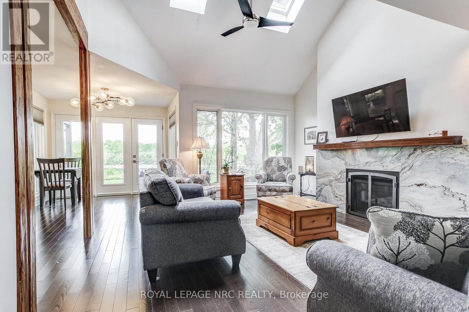 












645 CLARENCE STREET

,
Port Colborne (Sugarloaf),




Ontario
L3K6B8

