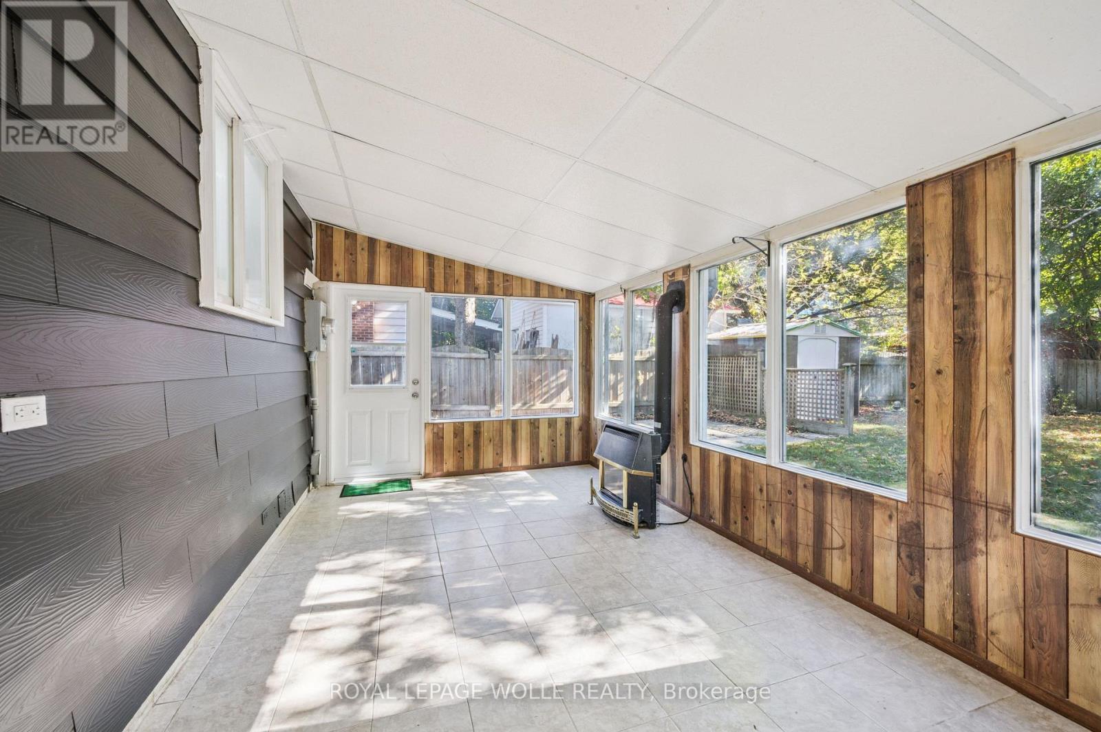 












179 TRAYNOR AVENUE

,
Kitchener,




Ontario
N2C1W4

