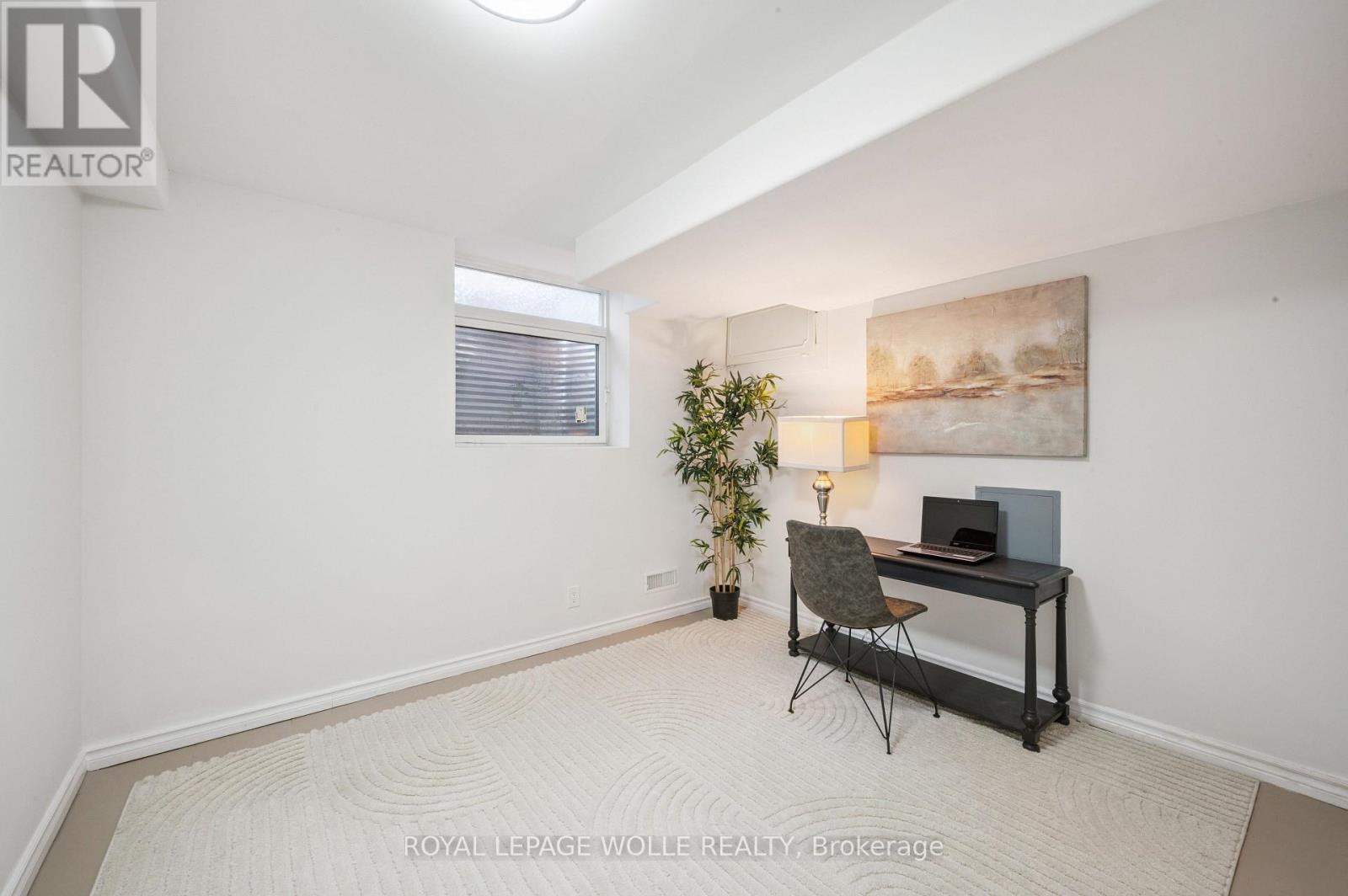 












179 TRAYNOR AVENUE

,
Kitchener,




Ontario
N2C1W4

