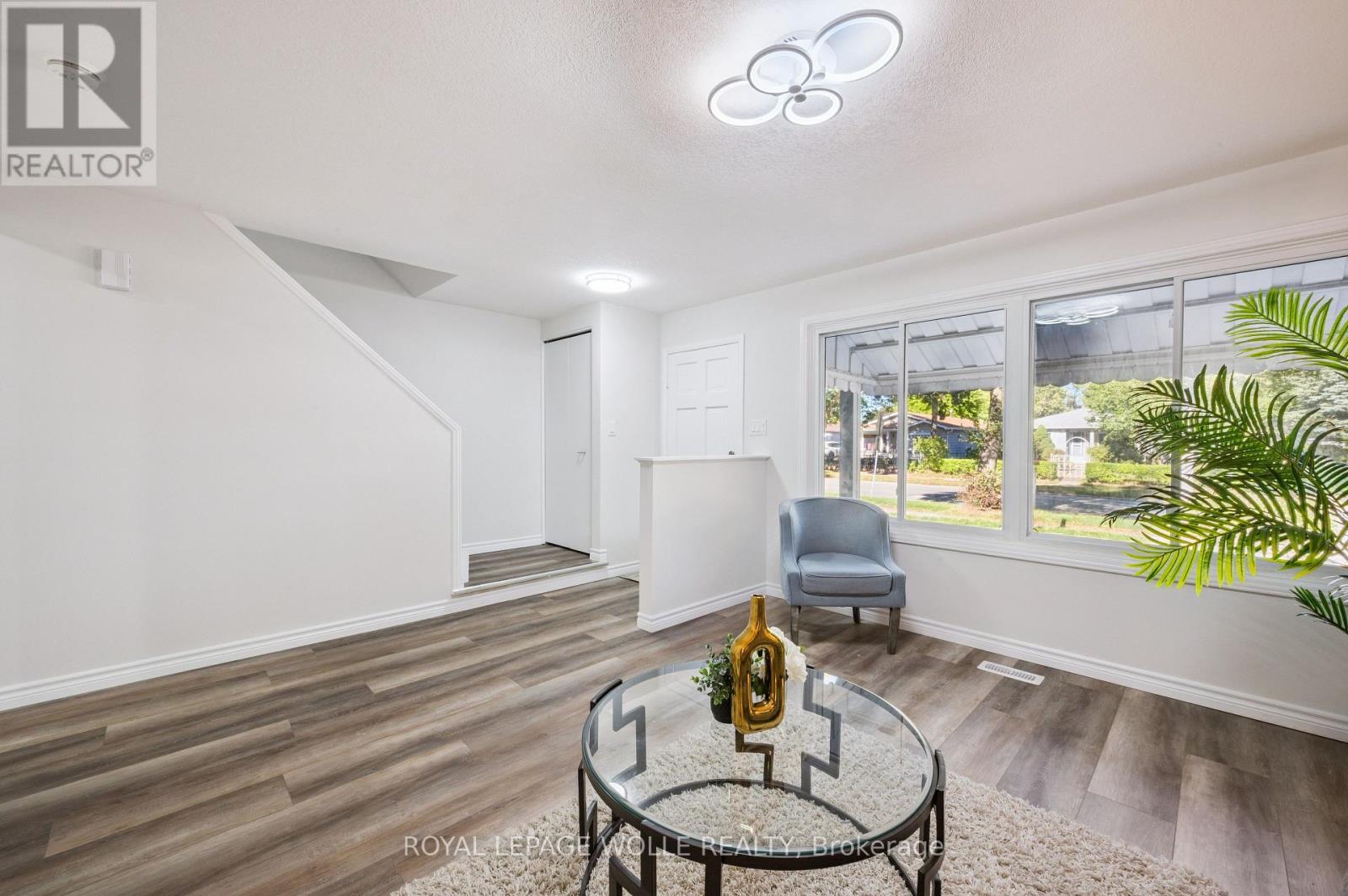 












179 TRAYNOR AVENUE

,
Kitchener,




Ontario
N2C1W4

