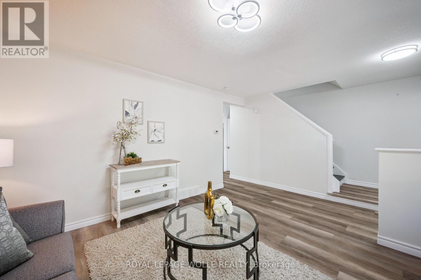 












179 TRAYNOR AVENUE

,
Kitchener,




Ontario
N2C1W4

