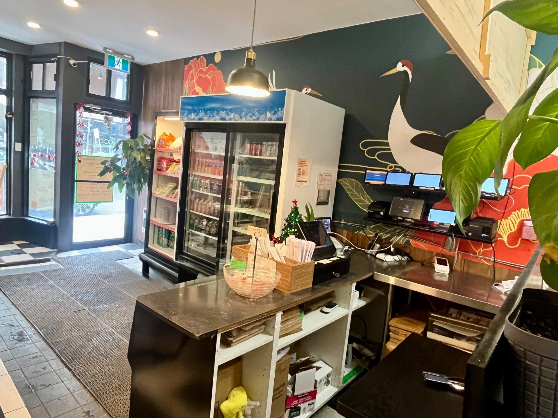 









367


Av. du Mont-Royal E.

,
Montréal (Le Plateau-Mont-Royal),




QC
H2T1R1

