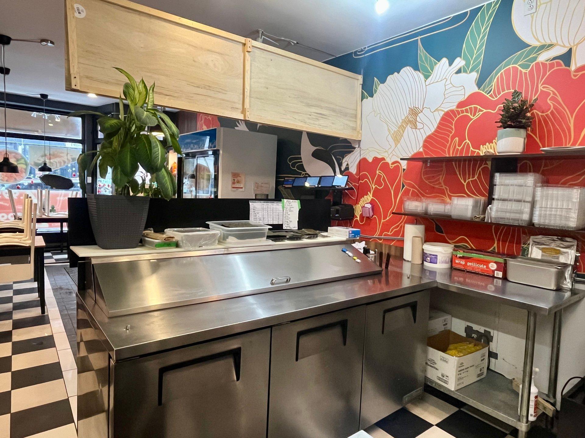 









367


Av. du Mont-Royal E.

,
Montréal (Le Plateau-Mont-Royal),




QC
H2T1R1

